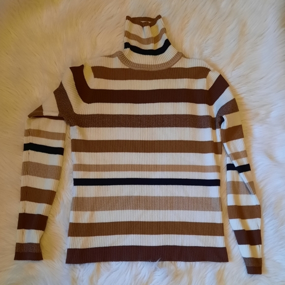 Emma James Turtle Neck Sweater - Picture 7 of 7